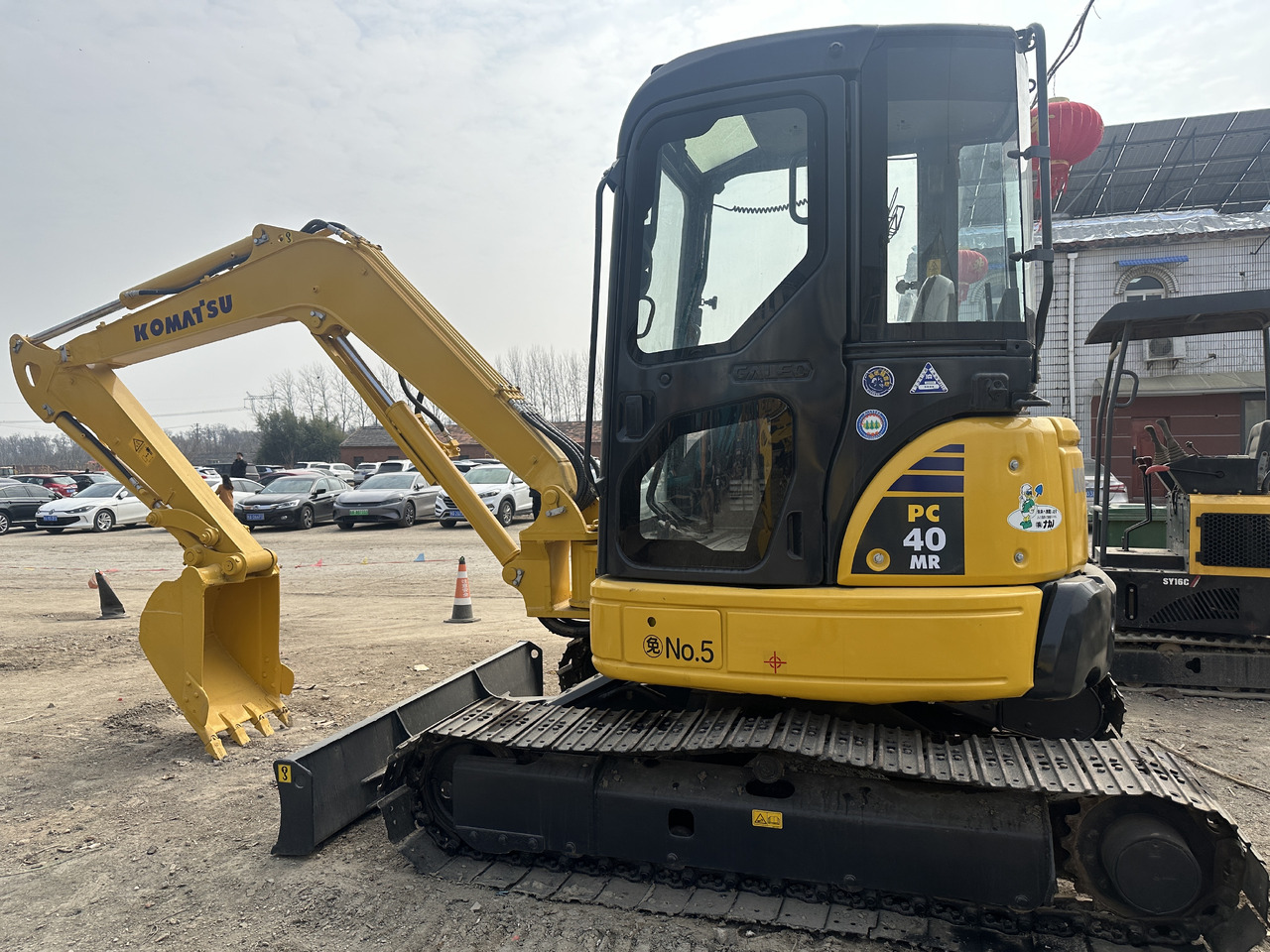 KOMATSU PC40MR - Mini pelle: photos 1 KOMATSU PC40MR - Mini pelle: photos 1