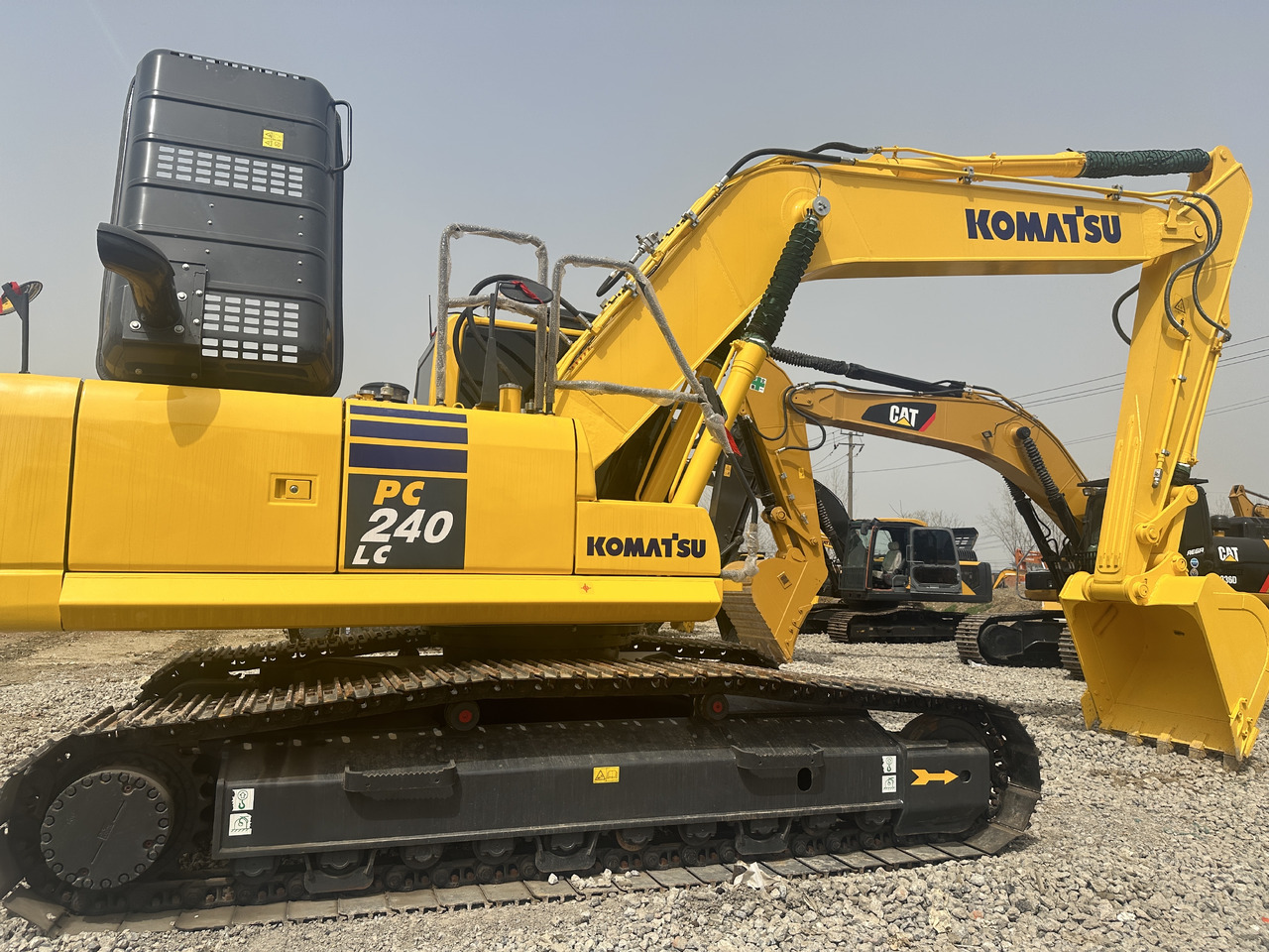 Komatsu PC 240 LC-8 - Pelle sur chenille: photos 2 Komatsu PC 240 LC-8 - Pelle sur chenille: photos 2