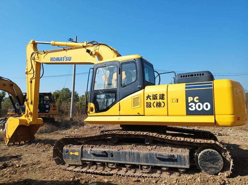 Komatsu PC 300 - Pelle sur chenille: photos 1 Komatsu PC 300 - Pelle sur chenille: photos 1