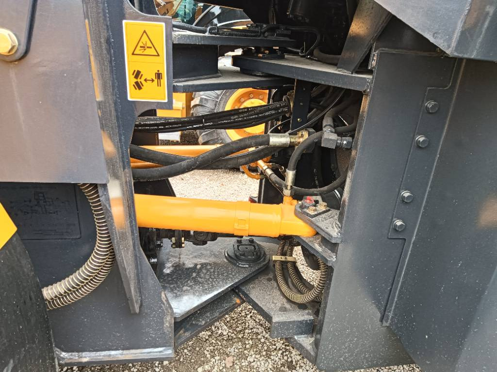 Liugong 835  - Chargeuse sur pneus: photos 2 Liugong 835  - Chargeuse sur pneus: photos 2