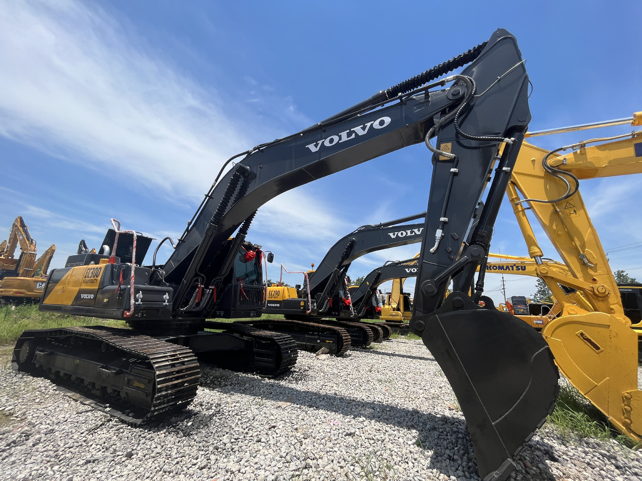 Volvo EC300DL - Pelle sur chenille: photos 2 Volvo EC300DL - Pelle sur chenille: photos 2