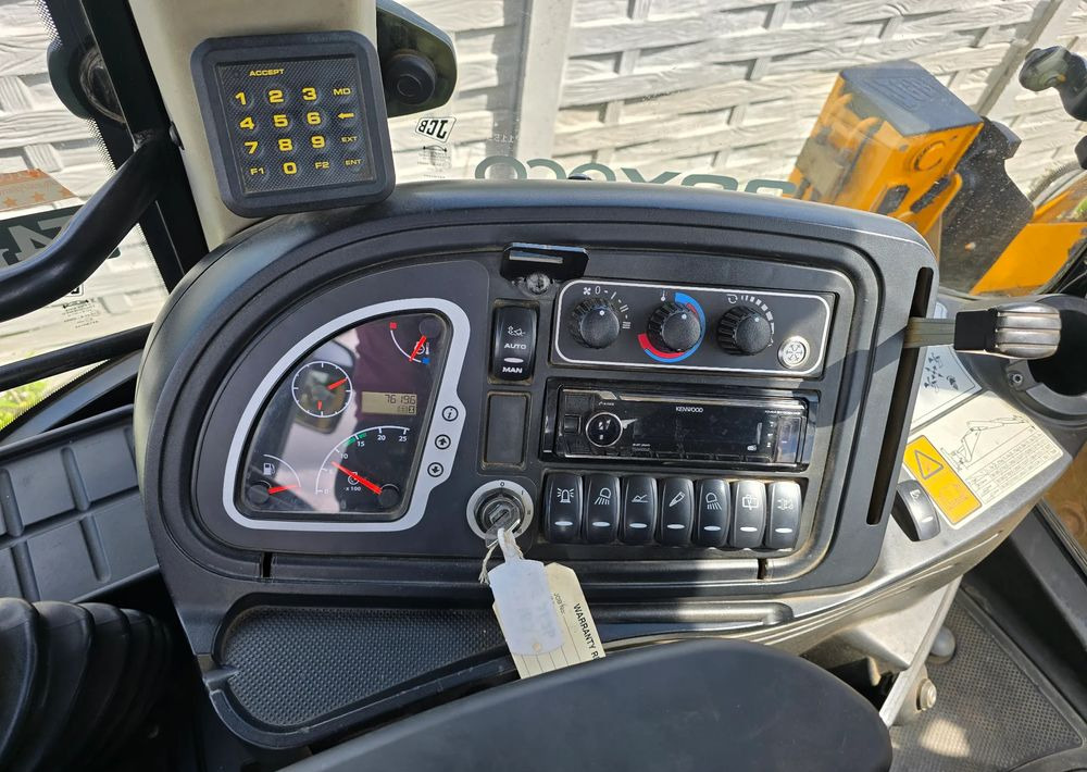 JCB - Tractopelle: photos 4 JCB - Tractopelle: photos 4