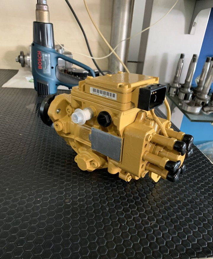 Bosch Caterpillar - Pompe à carburant pour Camion: photos 1 Bosch Caterpillar - Pompe à carburant pour Camion: photos 1