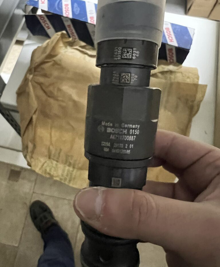 Bosch Euro 6 0445120385 Bosch Mercedes Euro 6 - Pompe haute pression pour Camion: photos 3 Bosch Euro 6 0445120385 Bosch Mercedes Euro 6 - Pompe haute pression pour Camion: photos 3