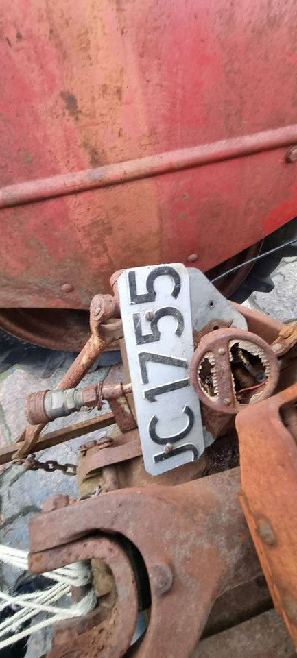 1958 Massey Ferguson MF 35 traktor (rep.-objekt) - Tracteur agricole: photos 3 1958 Massey Ferguson MF 35 traktor (rep.-objekt) - Tracteur agricole: photos 3
