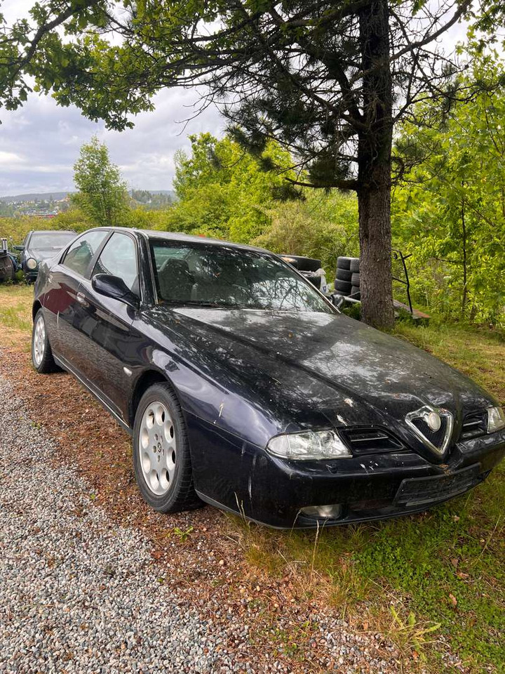 1999 Alfa Romeo 166 - Voiture: photos 1 1999 Alfa Romeo 166 - Voiture: photos 1
