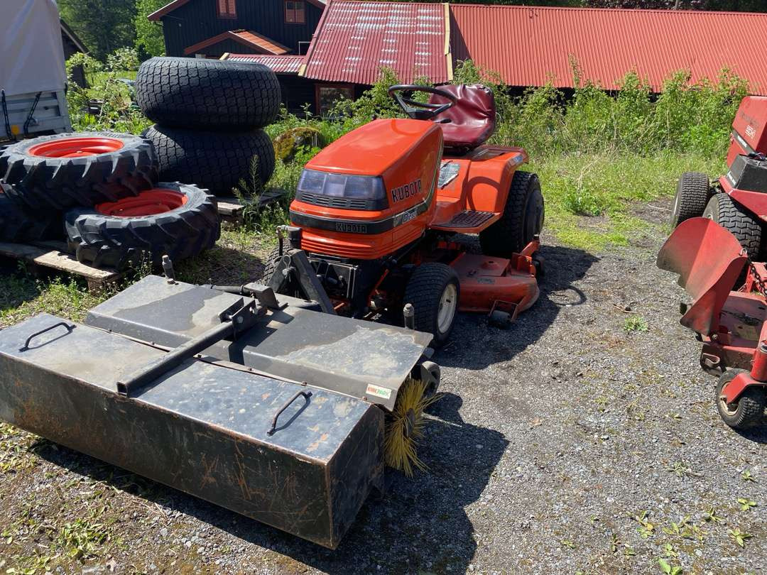 2000 Kubota G1700//Sitteklipper med feier og oppsamler - Motofaucheuse: photos 1 2000 Kubota G1700//Sitteklipper med feier og oppsamler - Motofaucheuse: photos 1