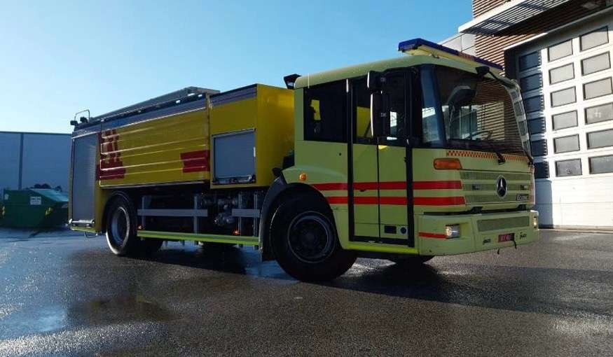 2005 Mercedes-Benz Econic 1833L / 2,50m høyde / Water tanker / Firetruck - Camion de pompier: photos 1 2005 Mercedes-Benz Econic 1833L / 2,50m høyde / Water tanker / Firetruck - Camion de pompier: photos 1