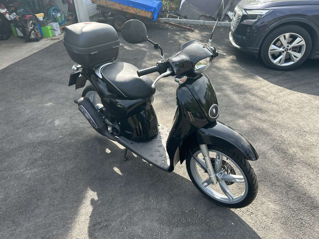 2011 Moped APRILIA APRILIA SCARABEO50 2T NERO APR - Remorque pour moto: photos 2 2011 Moped APRILIA APRILIA SCARABEO50 2T NERO APR - Remorque pour moto: photos 2