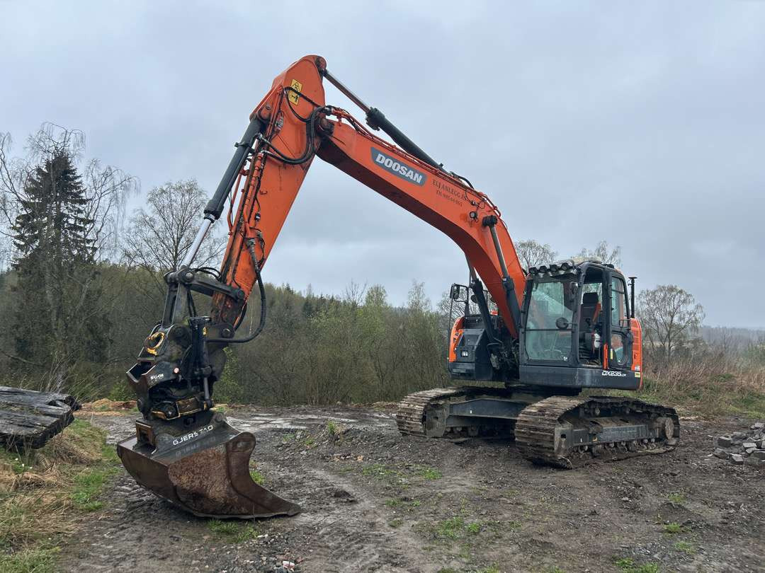 2018 Beltegraver 24 tonn Doosan DX 235LCR S 70-feste - Pelle: photos 1 2018 Beltegraver 24 tonn Doosan DX 235LCR S 70-feste - Pelle: photos 1
