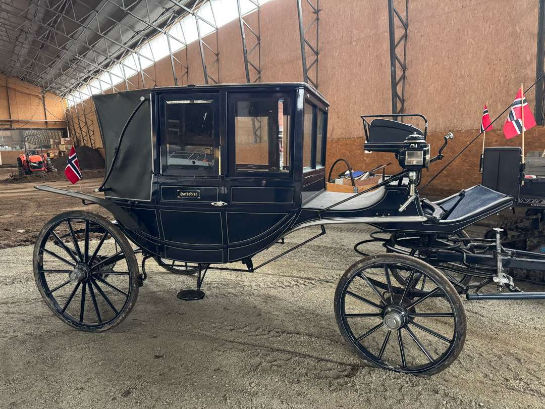 Landauer - herskapelig og kongelig hestevogn - Autre matériel: photos 1 Landauer - herskapelig og kongelig hestevogn - Autre matériel: photos 1