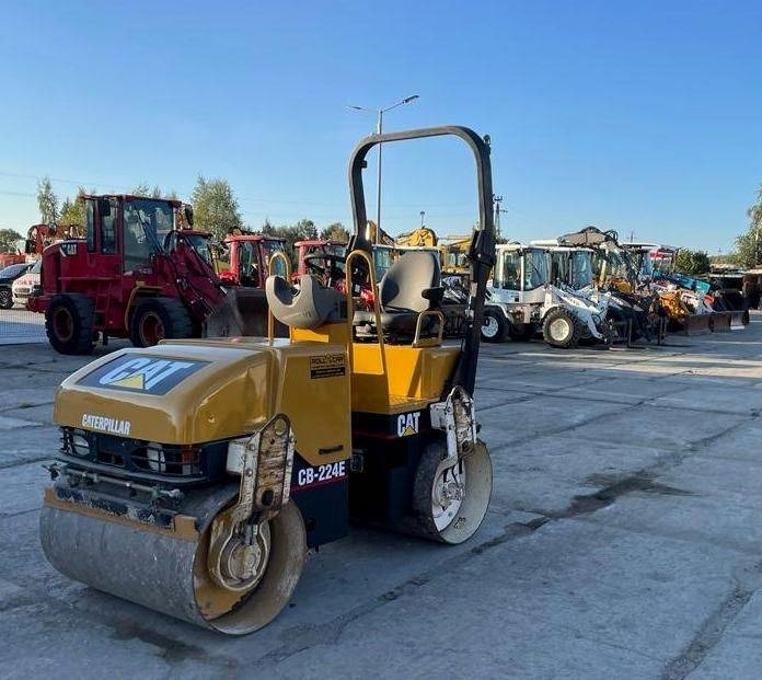 CAT CB 224 E - Rouleau compresseur: photos 1 CAT CB 224 E - Rouleau compresseur: photos 1