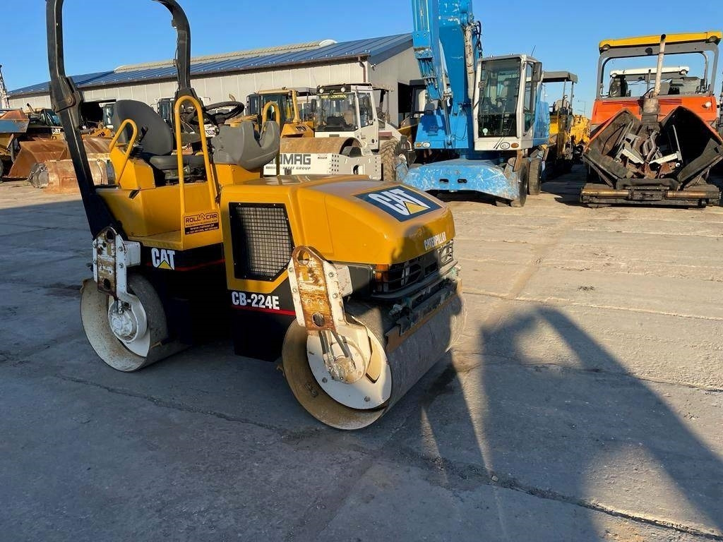 CAT CB 224 E - Rouleau compresseur: photos 4 CAT CB 224 E - Rouleau compresseur: photos 4