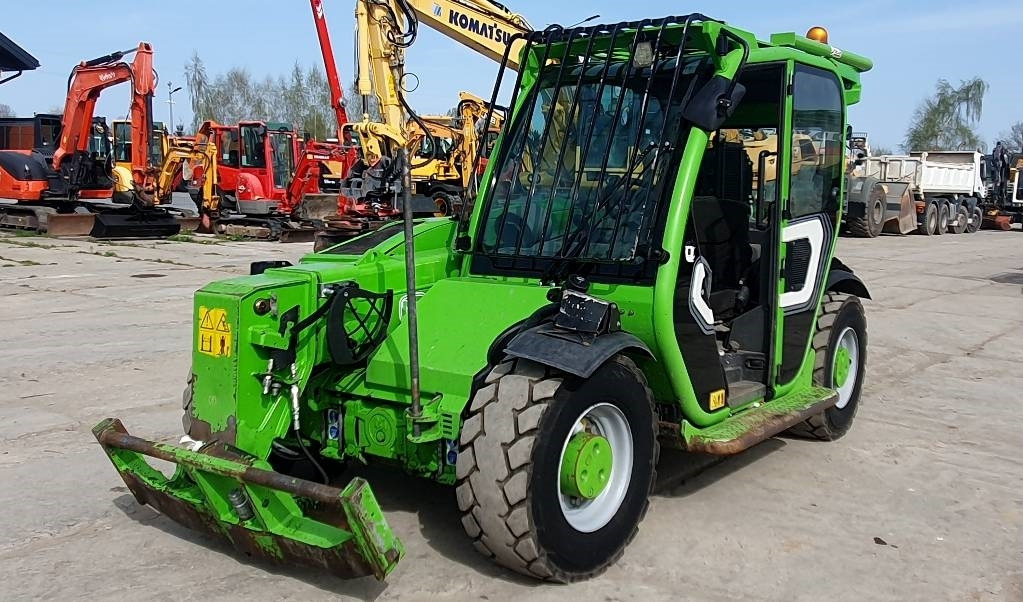 Merlo P 27.6 Plus - Chariot télescopique: photos 1 Merlo P 27.6 Plus - Chariot télescopique: photos 1