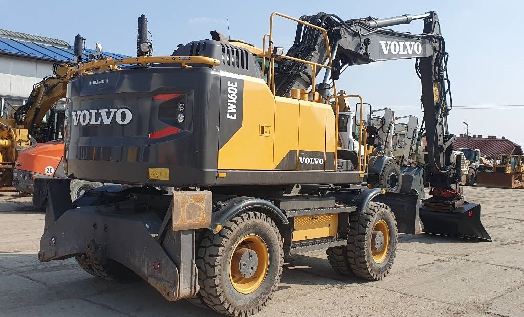 Volvo EW 160 E - Pelle sur pneus: photos 3 Volvo EW 160 E - Pelle sur pneus: photos 3