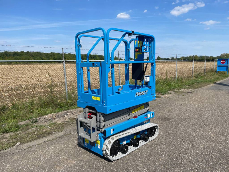 Fronteq FS0507T Tracked Scissor Lift | 2025 - Nacelle ciseaux: photos 5 Fronteq FS0507T Tracked Scissor Lift | 2025 - Nacelle ciseaux: photos 5