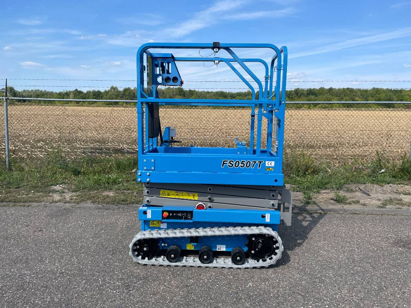 Fronteq FS0507T Tracked Scissor Lift | 2025 - Nacelle ciseaux: photos 1 Fronteq FS0507T Tracked Scissor Lift | 2025 - Nacelle ciseaux: photos 1