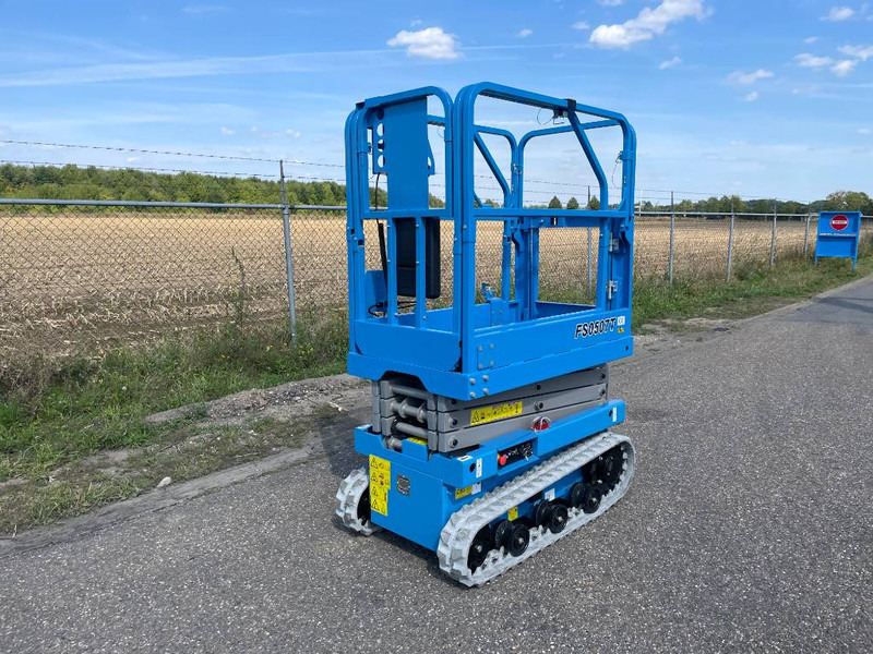 Fronteq FS0507T Tracked Scissor Lift | 2025 - Nacelle ciseaux: photos 2 Fronteq FS0507T Tracked Scissor Lift | 2025 - Nacelle ciseaux: photos 2