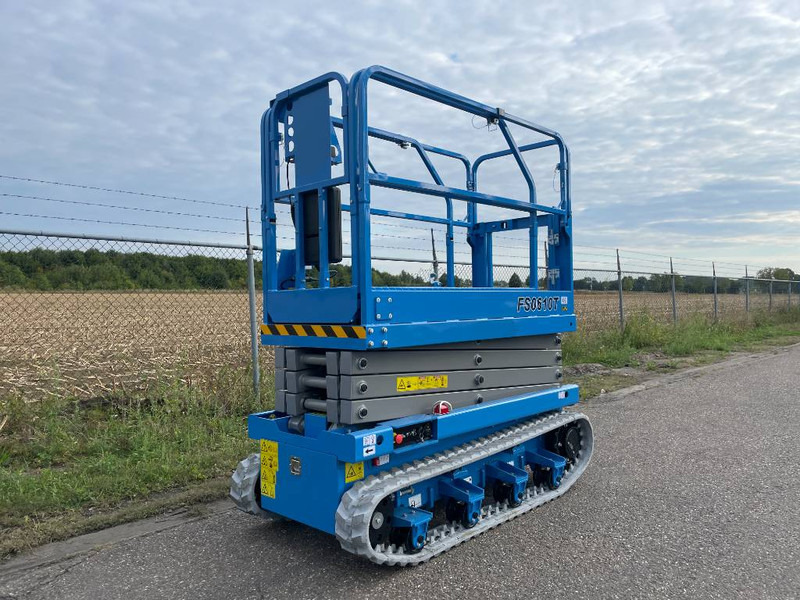 Fronteq FS0610T Tracked Scissor Lift - Nacelle ciseaux: photos 3 Fronteq FS0610T Tracked Scissor Lift - Nacelle ciseaux: photos 3
