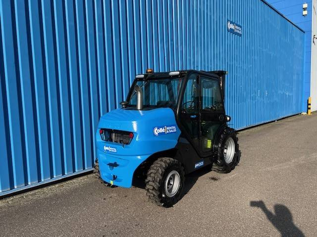 Manitou MC25-4 - Chariot tout terrain: photos 2 Manitou MC25-4 - Chariot tout terrain: photos 2