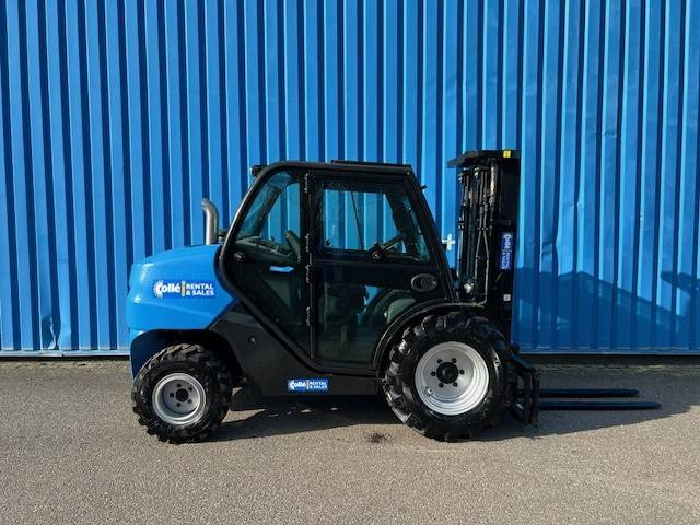 Manitou MC25-4 - Chariot tout terrain: photos 4 Manitou MC25-4 - Chariot tout terrain: photos 4