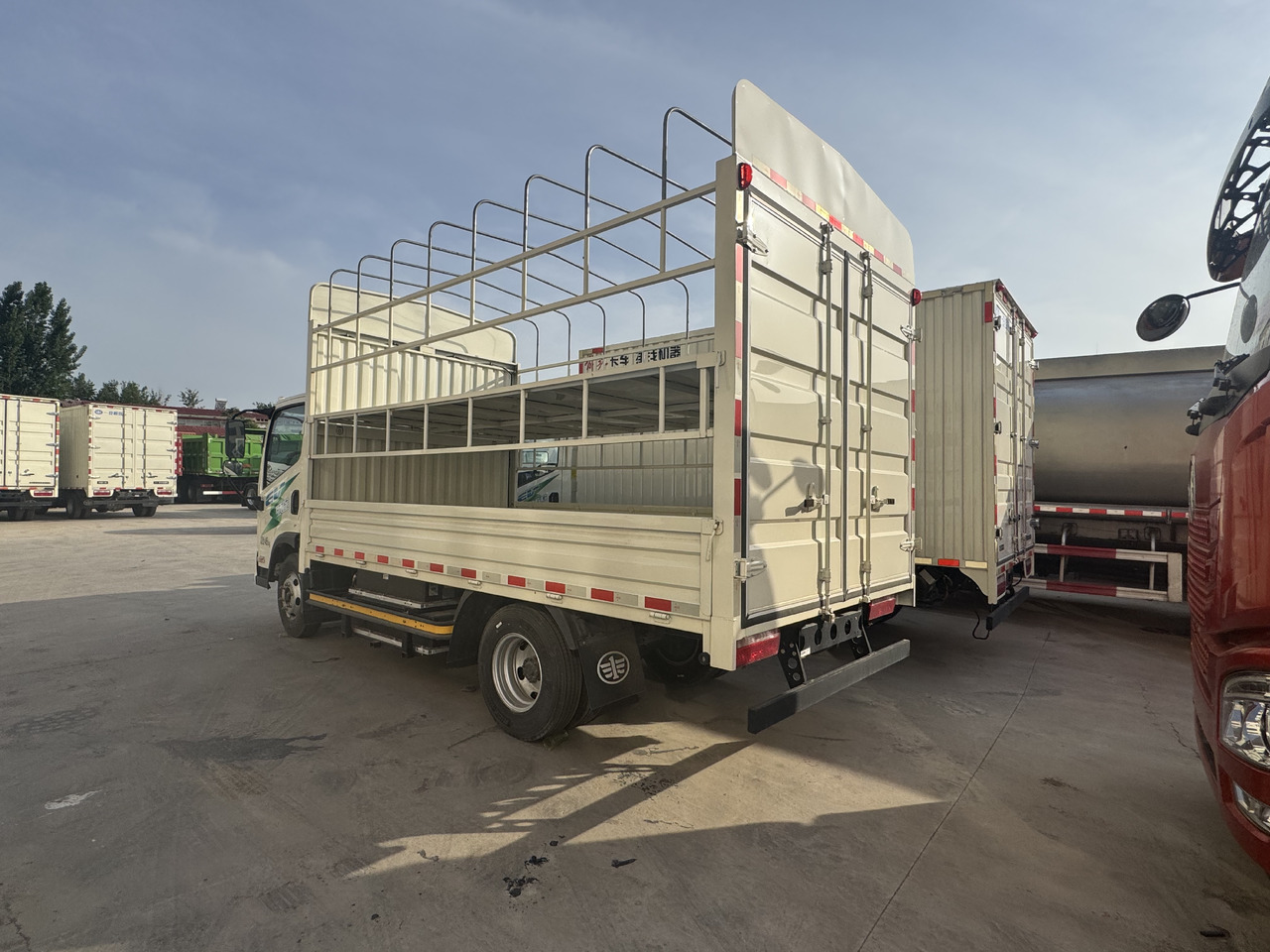 Camion fourgon neuf FAW: photos 9