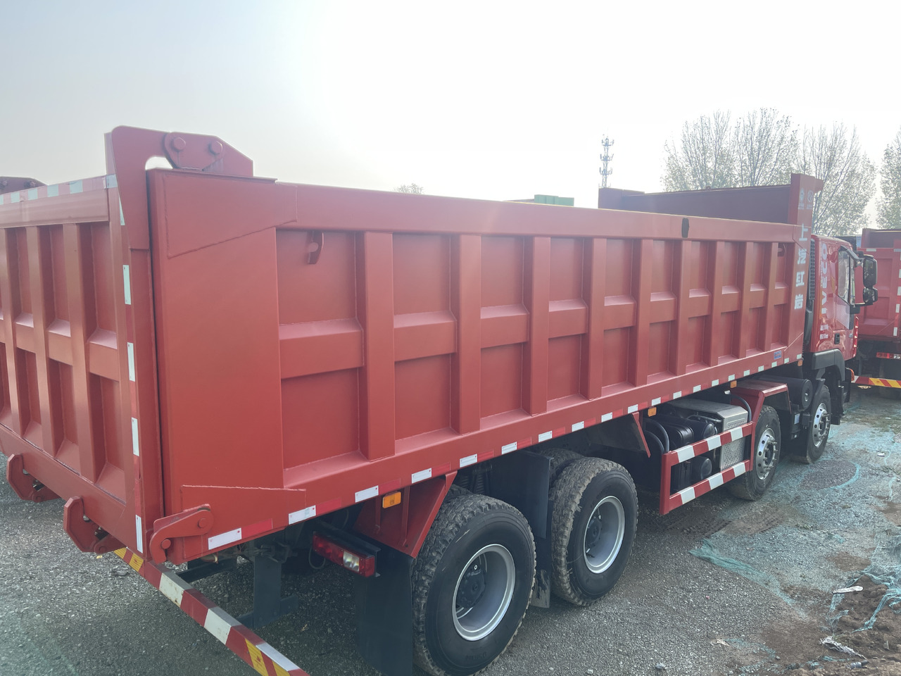 HONGYAN C6 - Camion benne: photos 5 HONGYAN C6 - Camion benne: photos 5