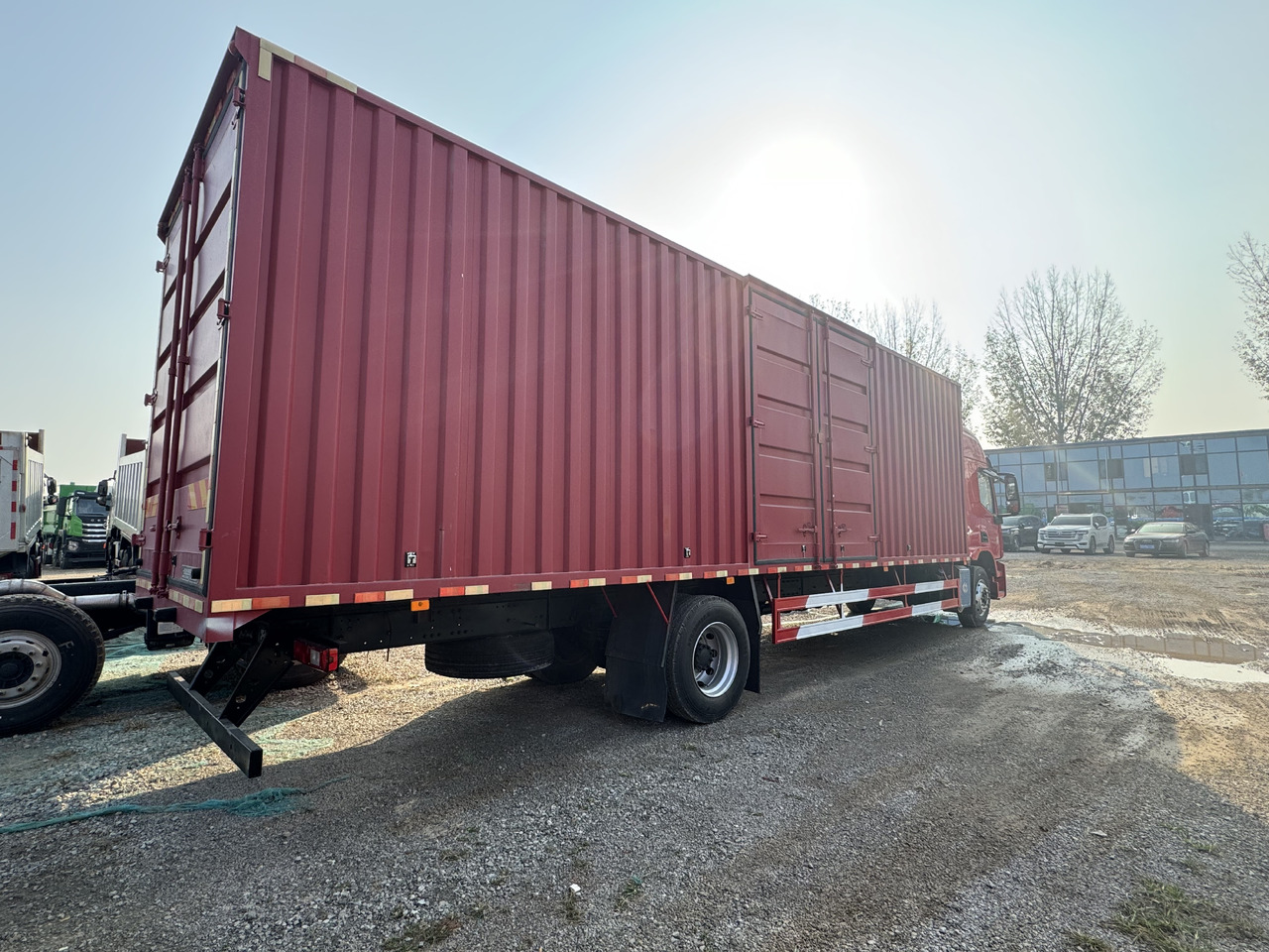 HONGYAN HEAVY TRUCK - Camion fourgon: photos 3 HONGYAN HEAVY TRUCK - Camion fourgon: photos 3
