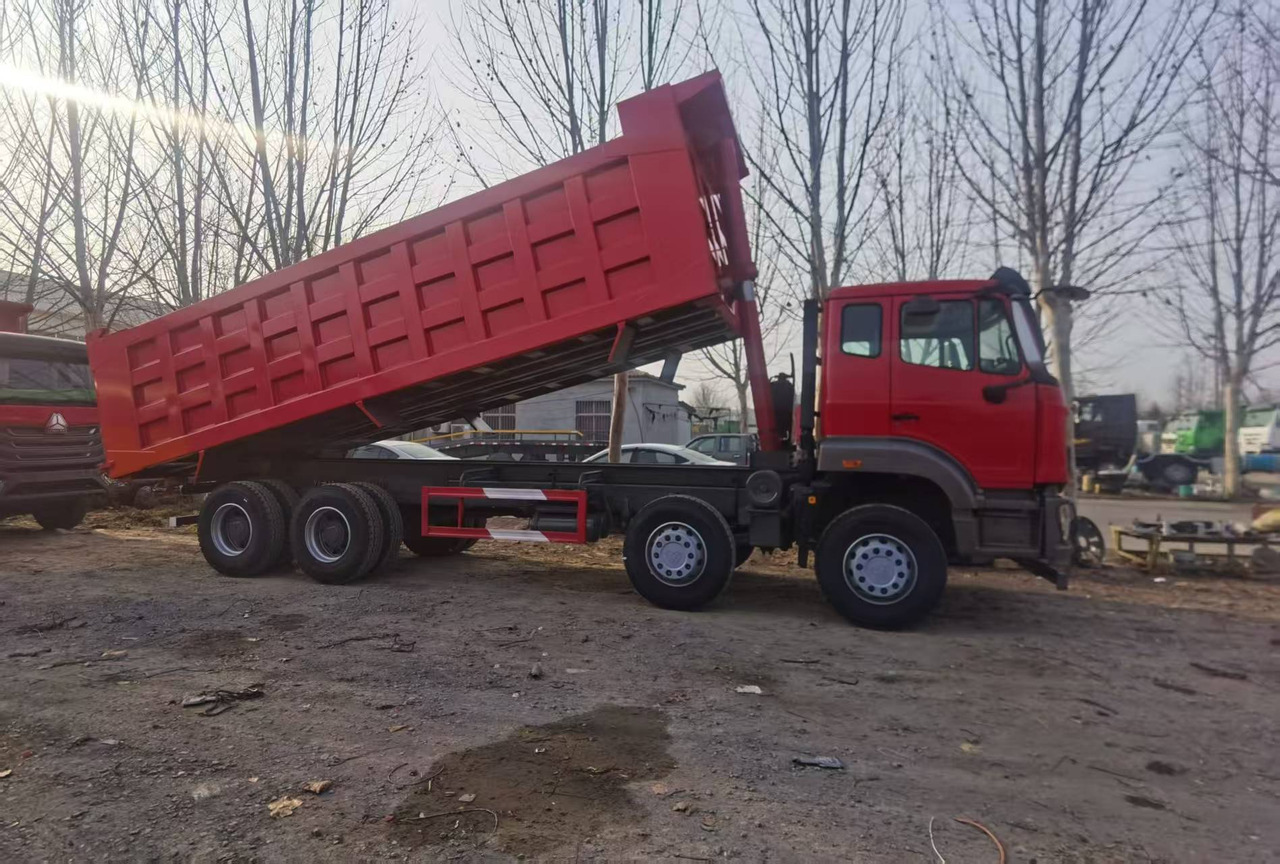 SINOTRUCK HOWO - Camion benne: photos 2 SINOTRUCK HOWO - Camion benne: photos 2