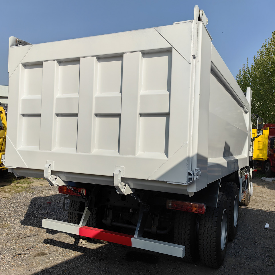 SINOTRUCK HOWO - Camion benne: photos 4 SINOTRUCK HOWO - Camion benne: photos 4