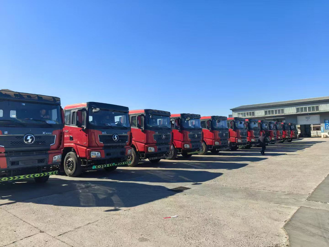 SHACMAN X3000 - Tracteur routier: photos 2 SHACMAN X3000 - Tracteur routier: photos 2