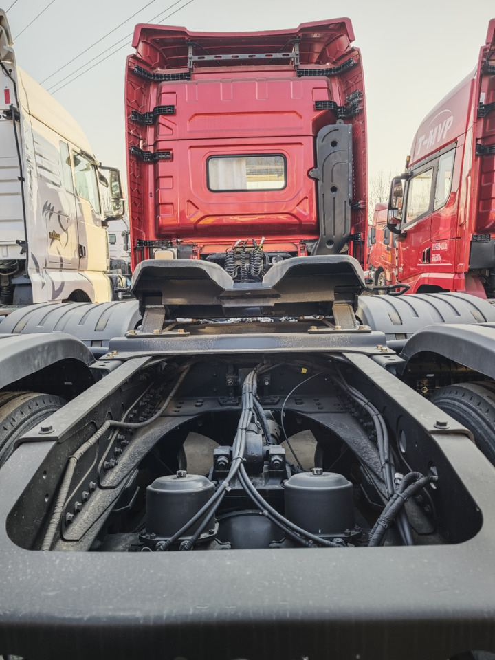 SHACMAN X3000 - Tracteur routier: photos 5 SHACMAN X3000 - Tracteur routier: photos 5