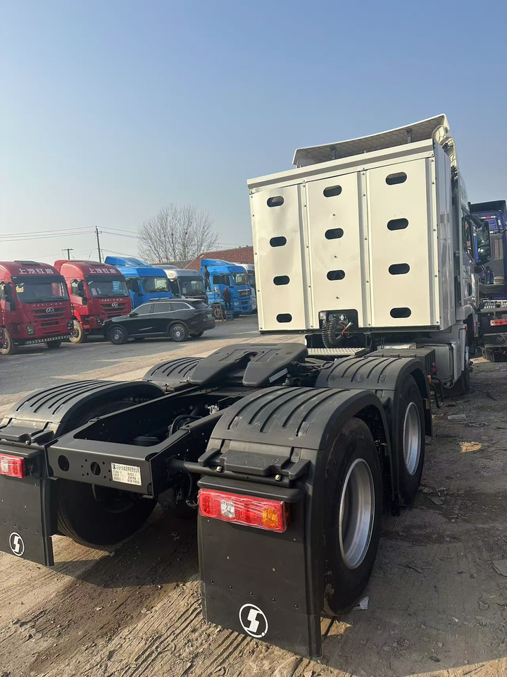 SHACMAN X3000 - Tracteur routier: photos 5 SHACMAN X3000 - Tracteur routier: photos 5
