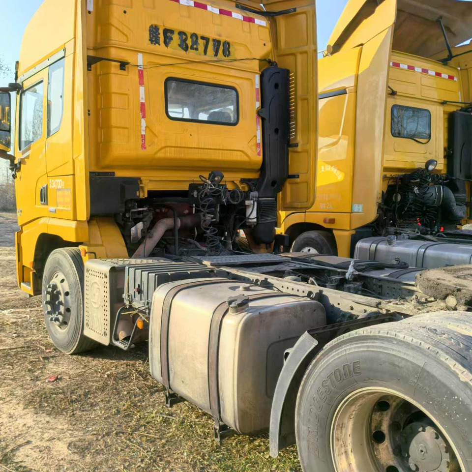 SHACMAN X3000 - Tracteur routier: photos 4 SHACMAN X3000 - Tracteur routier: photos 4