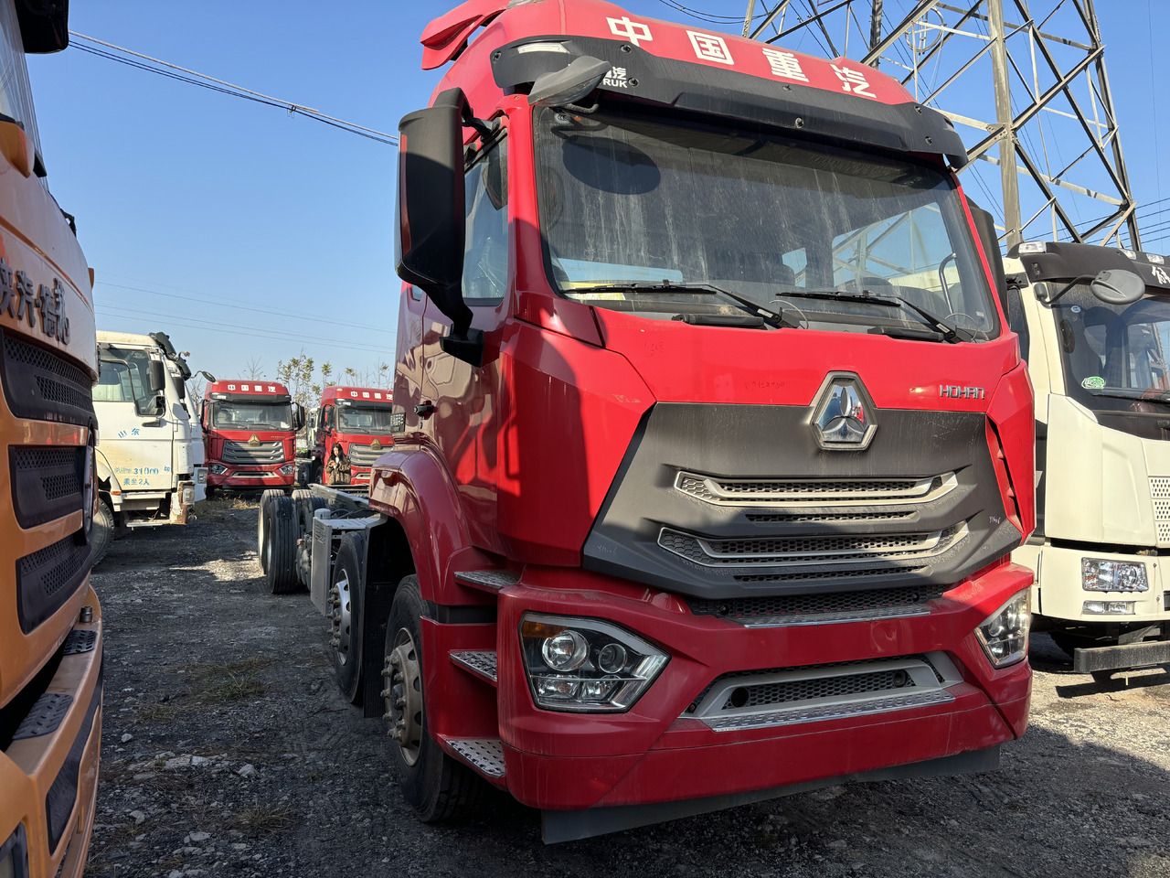 SINOTRUCK HAOHAN N7 - Tracteur routier: photos 1 SINOTRUCK HAOHAN N7 - Tracteur routier: photos 1