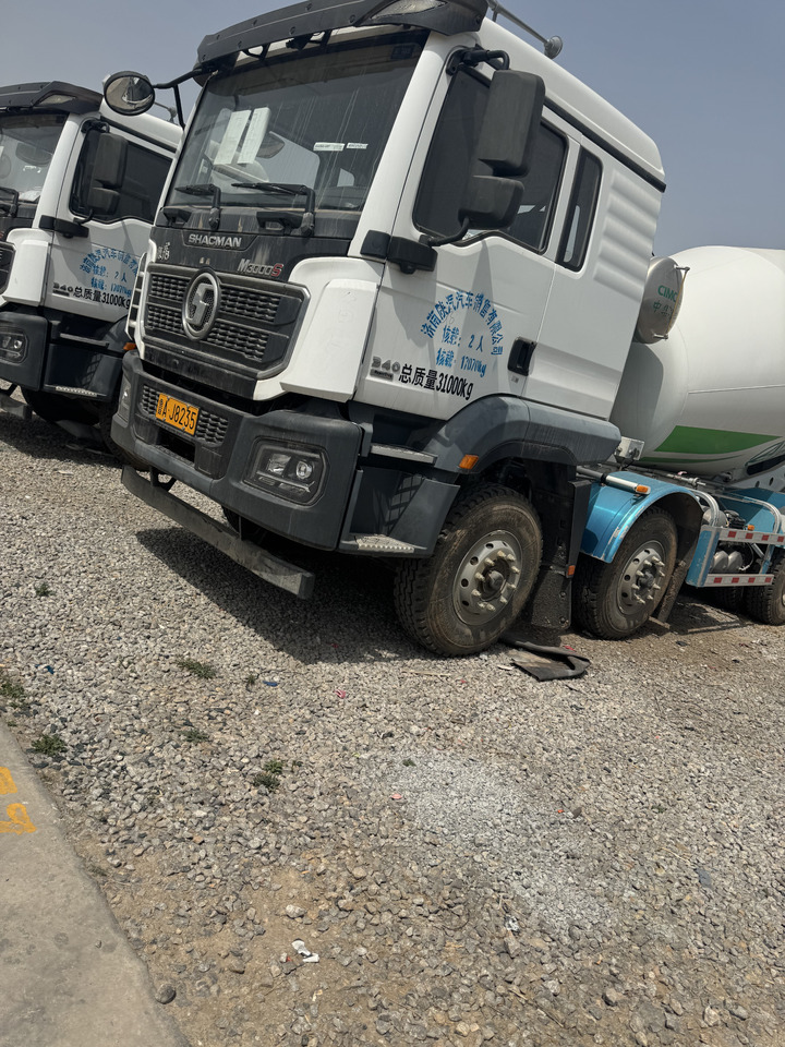 Shacman - Camion malaxeur: photos 1 Shacman - Camion malaxeur: photos 1