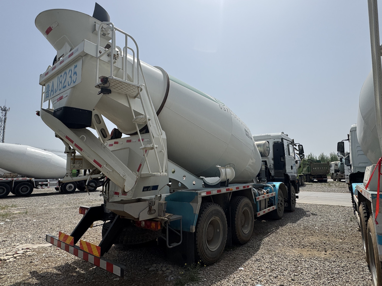 Shacman - Camion malaxeur: photos 4 Shacman - Camion malaxeur: photos 4