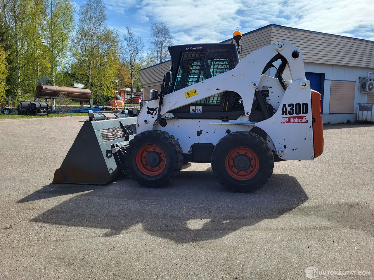 Bobcat A300, liukuohjattava kuormaaja, nelipyöräohjaus,, Kouvola - Mini chargeuse: photos 2 Bobcat A300, liukuohjattava kuormaaja, nelipyöräohjaus,, Kouvola - Mini chargeuse: photos 2