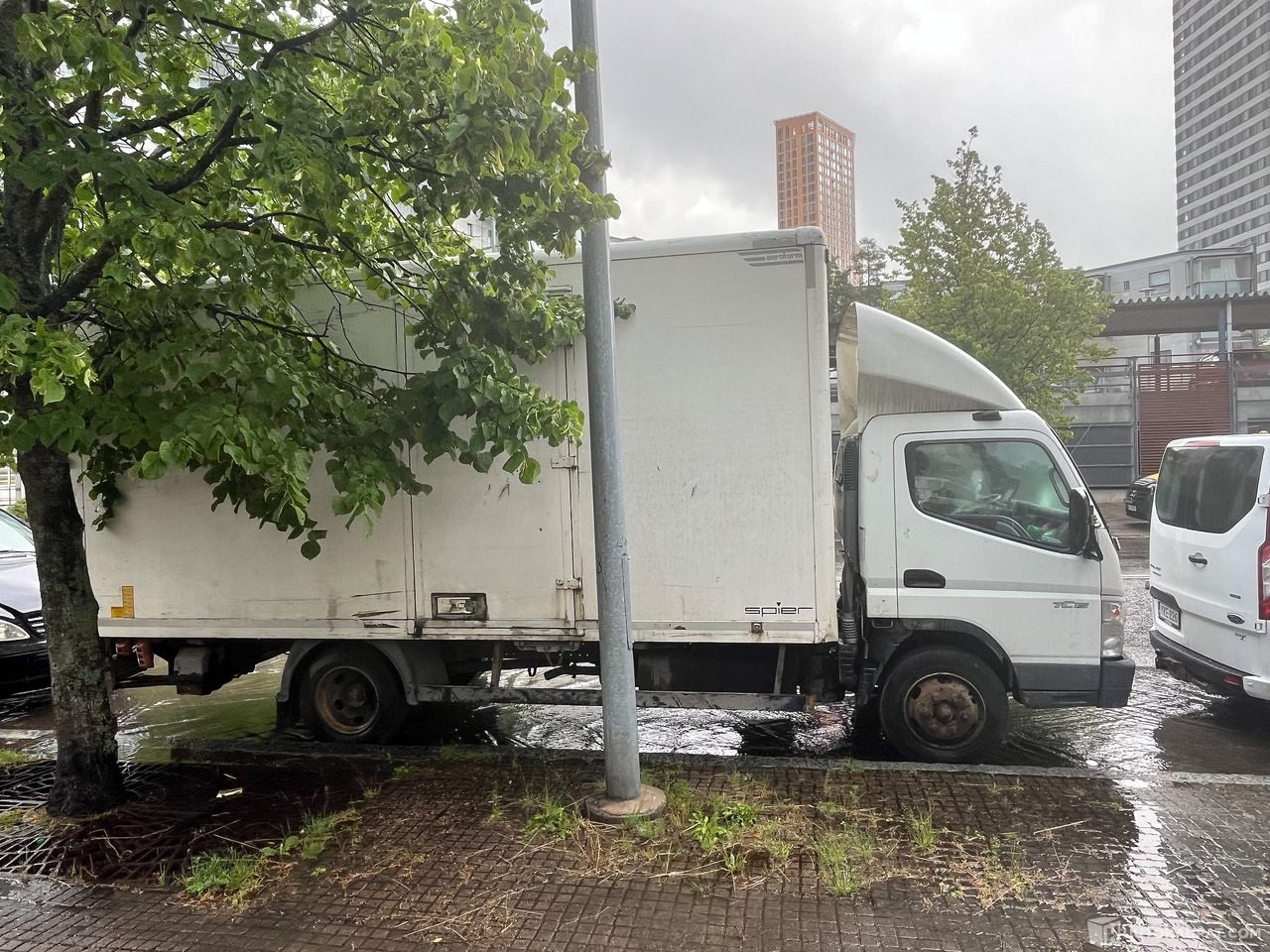 Mitsubishi Canter, kuorma-auto, lähes vuoden leimalla, 2009, Helsinki - Camion: photos 4 Mitsubishi Canter, kuorma-auto, lähes vuoden leimalla, 2009, Helsinki - Camion: photos 4