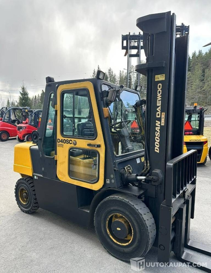 Daewoo D40SC-2, 2006, 11 000 h DieselTrukki, Lempäälä - Engins de chantier: photos 4 Daewoo D40SC-2, 2006, 11 000 h DieselTrukki, Lempäälä - Engins de chantier: photos 4
