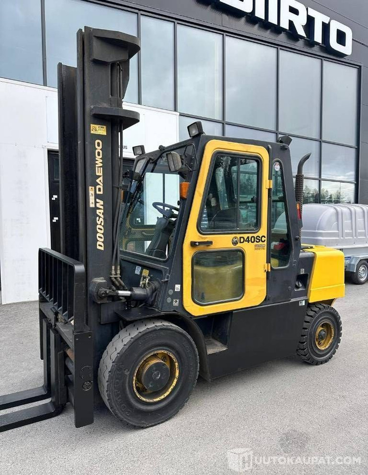 Daewoo D40SC-2, 2006, 11 000 h DieselTrukki, Lempäälä - Engins de chantier: photos 1 Daewoo D40SC-2, 2006, 11 000 h DieselTrukki, Lempäälä - Engins de chantier: photos 1