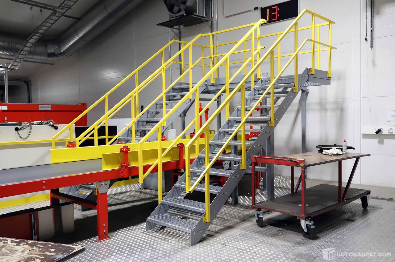 Kahdet teollisuusportaat + taso/ylikulkusilta (2021). LGS6102, Vantaa - Engins de chantier: photos 1 Kahdet teollisuusportaat + taso/ylikulkusilta (2021). LGS6102, Vantaa - Engins de chantier: photos 1