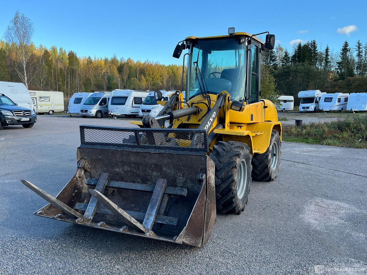 Volvo L35B Pro, pyöräkuormaaja avattavalla kauhalla ja piikeillä, 2005, Vihti - Engins de chantier: photos 4 Volvo L35B Pro, pyöräkuormaaja avattavalla kauhalla ja piikeillä, 2005, Vihti - Engins de chantier: photos 4