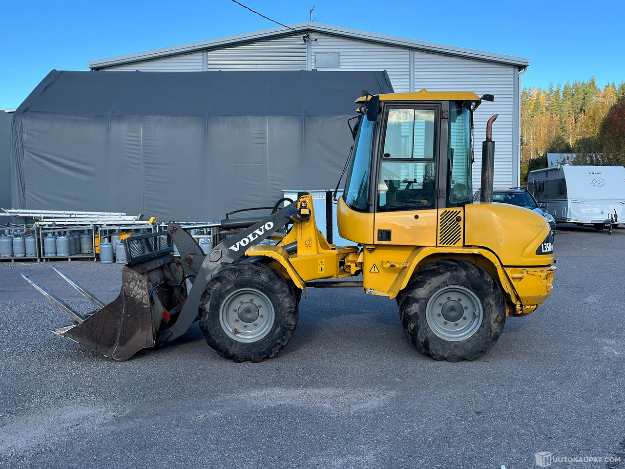 Volvo L35B Pro, pyöräkuormaaja avattavalla kauhalla ja piikeillä, 2005, Vihti - Engins de chantier: photos 2 Volvo L35B Pro, pyöräkuormaaja avattavalla kauhalla ja piikeillä, 2005, Vihti - Engins de chantier: photos 2