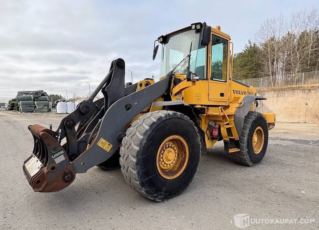 Volvo L90E, Pyöräkuormaaja, 2005, Forssa - Engins de chantier: photos 1 Volvo L90E, Pyöräkuormaaja, 2005, Forssa - Engins de chantier: photos 1