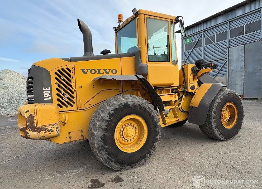 Volvo L90E, Pyöräkuormaaja, 2005, Forssa - Engins de chantier: photos 3 Volvo L90E, Pyöräkuormaaja, 2005, Forssa - Engins de chantier: photos 3