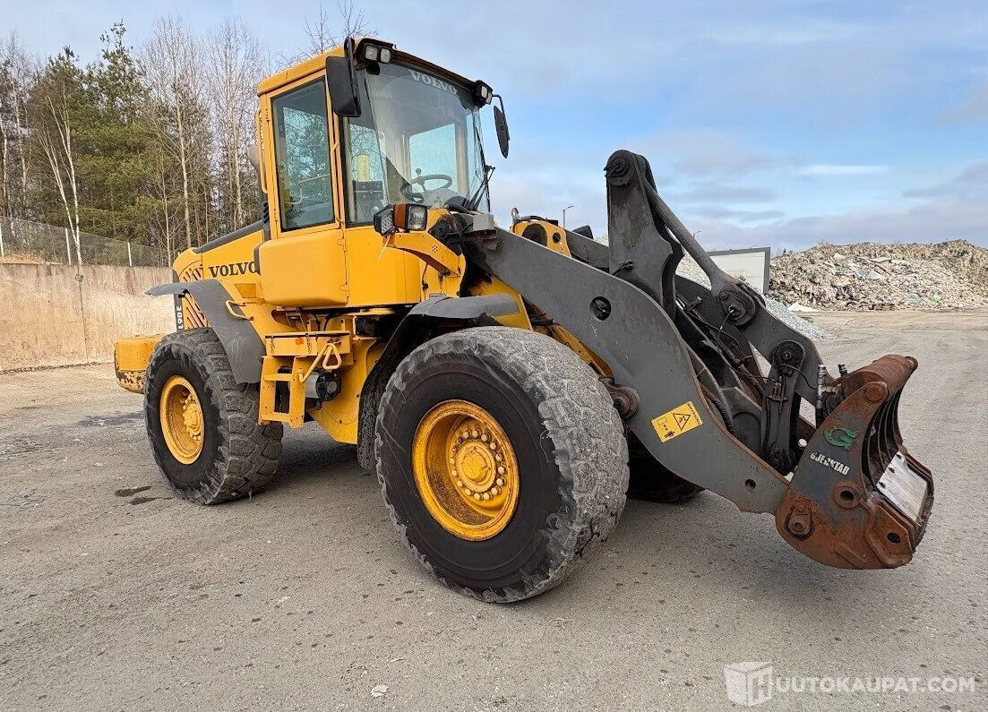 Volvo L90E, Pyöräkuormaaja, 2005, Forssa - Engins de chantier: photos 2 Volvo L90E, Pyöräkuormaaja, 2005, Forssa - Engins de chantier: photos 2