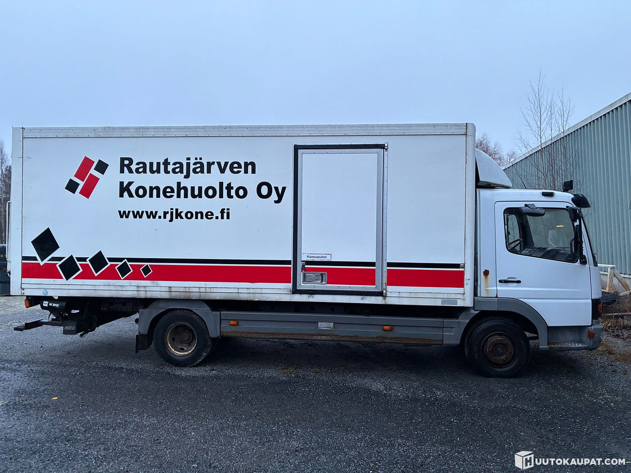 Mercedes-Benz 1017 box-body truck, Tampere - Camion fourgon: photos 4 Mercedes-Benz 1017 box-body truck, Tampere - Camion fourgon: photos 4