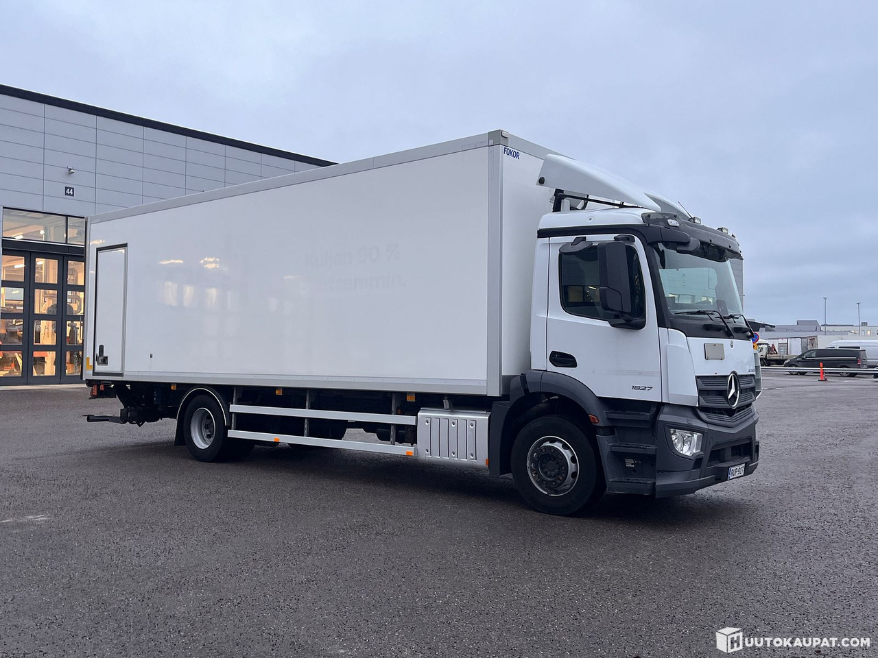 Mercedes-Benz Actros 1827, truck, full-side opening, 2022, Vantaa - Camion fourgon: photos 3 Mercedes-Benz Actros 1827, truck, full-side opening, 2022, Vantaa - Camion fourgon: photos 3