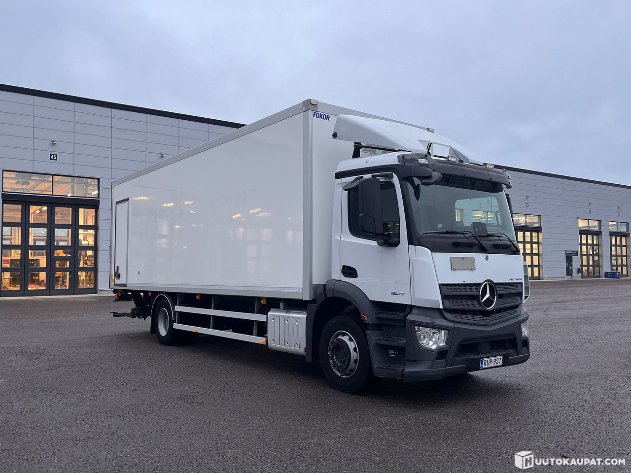 Mercedes-Benz Actros 1827, truck, full-side opening, 2022, Vantaa - Camion fourgon: photos 4 Mercedes-Benz Actros 1827, truck, full-side opening, 2022, Vantaa - Camion fourgon: photos 4